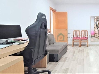 Casa reformada con terraza y patio de 30m2 al lado de la gran via en Sabadell