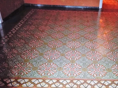 Piso bonito piso en finca catalogada protegida de 1939 en Cornellà de Llobregat