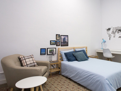 Alquilar una habitación en un apartamento de 8 dormitorios en Gracia, Barcelona