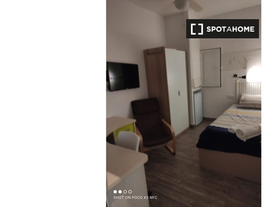 Alquiler de habitaciones en piso de 5 habitaciones en Sant Antoni