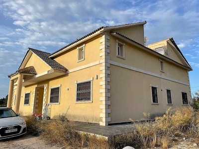 Chalet en venta en Castalla