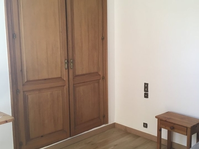 Habitación amueblada en apartamento de 7 dormitorios en Valverde, Madrid