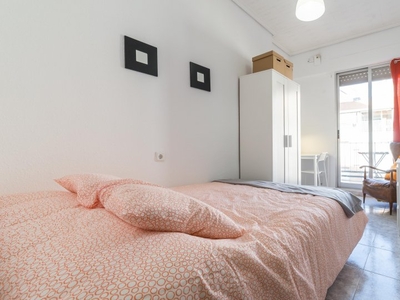 Habitaciones en piso de 5 dormitorios en La Saïdia, Valencia