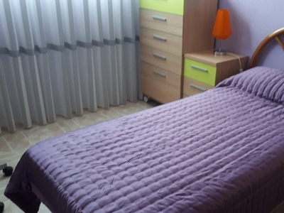 Se alquila habitación en apartamento de 3 dormitorios en Usera, Madrid