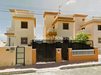 Villa en venta en La Mata, Torrevieja