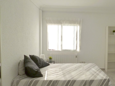 Alquiler de habitaciones en piso de 5 habitaciones en Zaragoza