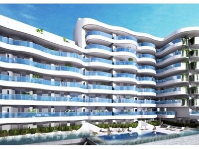 APARTAMENTO A LA VENTA EN EL CENTRO DE FUENGIROLA Y A 50 METROS DE LA PLAYA. UBICACION INMEJORABLE !