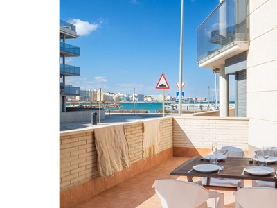 Apartamento en venta con pk, piscina y vista al mar