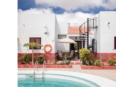 Espectacular bungalow de dos dormitorios, con zona chill-out en el corazón de Playa del Ingles.