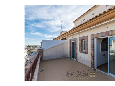 Piso con gran terraza en Pilar de la Horadada