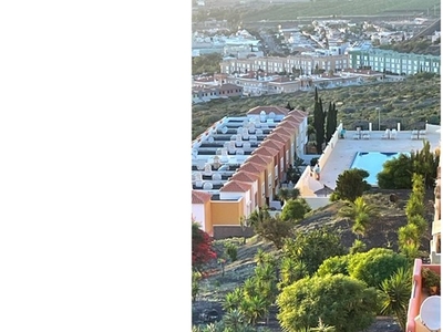 PISO DE 2 HABITACIONES CON TERRAZA EN TORVISCAS ALTO, COSTA ADEJE