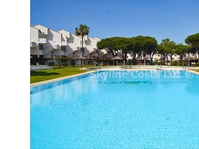 Se vende apartamento con piscina comunitaria junto a la playa en Chiclana