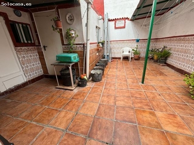 CASA DE UNA PLANTA EN ZONA ESTE CON PATIO