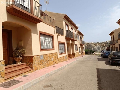 Luminoso Duplex de 4 dormitorios en Antas, Almeria