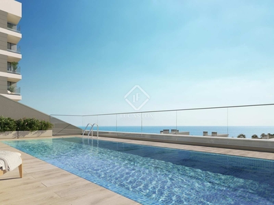 Ático de 114m² con 83m² terraza en venta en Badalona