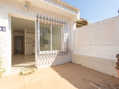 Casa en venta en El Chaparral - La Siesta - La Torreta, Torrevieja, Alicante