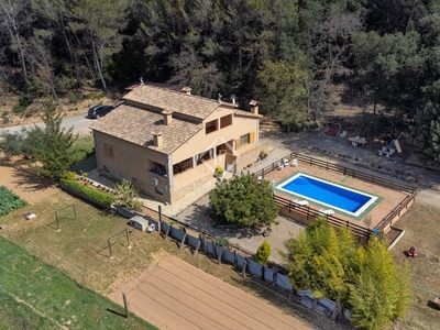 Casa rural de 245m² en venta en Pla de l'Estany, Girona