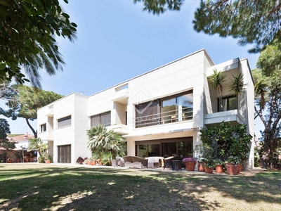 Casa / villa de 600m² en venta en La Pineda, Barcelona