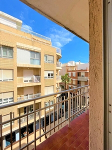 Piso en venta en Centro - Muelle Pesquero, Torrevieja, Alicante