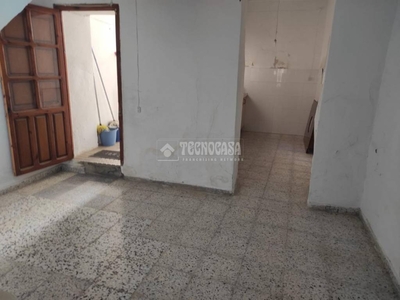 Venta Casa adosada Antequera. A reformar 146 m²