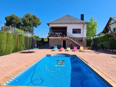 Venta Casa unifamiliar Castellar del Vallès. Con terraza 477 m²