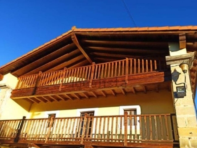 Venta Casa unifamiliar en Barrio Vidular Bárcena de Cicero. A reformar con terraza 300 m²