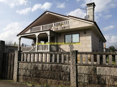 Venta Casa unifamiliar Tui. Con terraza 247 m²