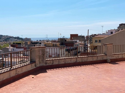 Venta Piso en Carrer Josep Roura. Sant Feliu de Guíxols. Buen estado primera planta con balcón calefacción central