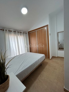 Alquiler ático dúplex de un dormitorio con terraza junto al barrio del carmen en Murcia