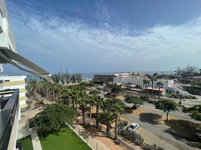 Alquiler de ático en calle Las Adelfas de 2 habitaciones con terraza y piscina