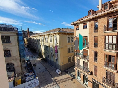 Alquiler de estudio en calle Portales con terraza y balcón