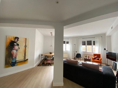 Alquiler de piso en avenida De Galicia de 3 habitaciones con muebles y aire acondicionado