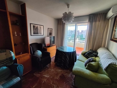 Alquiler de piso en calle Mercedes Gaibrois de 3 habitaciones con terraza y muebles