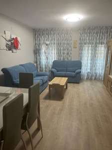 Alquiler de piso en Centro - Cuenca de 3 habitaciones con muebles y calefacción