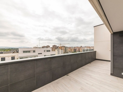 Ático en alquiler en calle Antonio Conejo Salgado de 2 habitaciones con terraza y garaje
