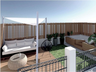 Ático en venta en San Vicente de 3 habitaciones con terraza y piscina