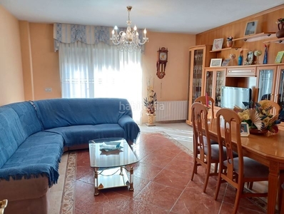 Casa adosada con 3 habitaciones con parking, calefacción y aire acondicionado en Illescas