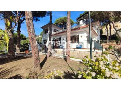 Casa en venta en Canyelles-La Montgoda