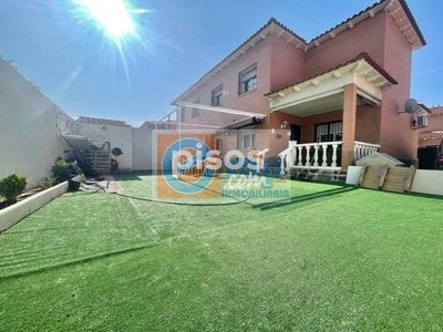 Casa pareada en venta en El Viso de San Juan