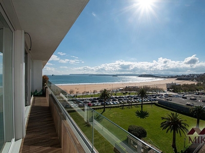 Piso en alquiler en calle Rubén Darío de 4 habitaciones con jardín y muebles