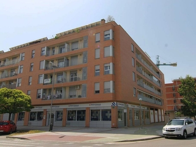 Piso en alquiler en calle Zaragoza de 2 habitaciones con terraza y garaje