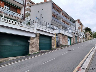 Piso en alquiler en El Antiguo de 2 habitaciones con garaje y muebles