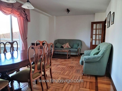 Piso en alquiler en Travesía de Vigo - San Xoán de 3 habitaciones con garaje y muebles