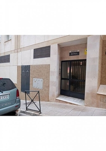 Piso en venta en Ceuta de 2 habitaciones con ascensor