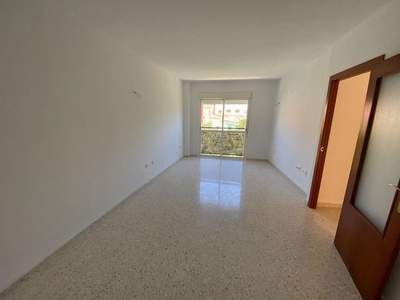 Piso en venta en Ceuta de 3 habitaciones con garaje y ascensor