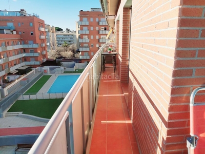 Piso increible piso con piscina comunitaria en Via Europa - Parc Central Mataró