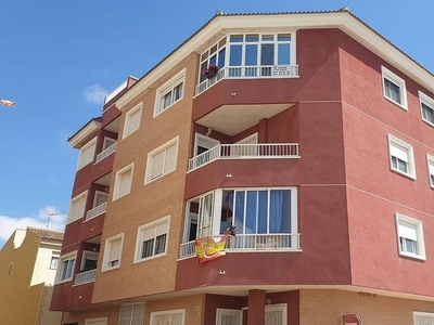 Venta de ático en calle La Paz de 3 habitaciones con terraza y piscina