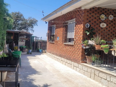 Venta de casa con terraza en Santa Cruz del Retamar, URB. CALALBERCHE