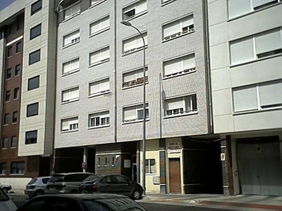 Venta de piso en Sector 8 - Nueva Balastera de 3 habitaciones con garaje y calefacción