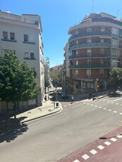 Piso en venta. Plaça Catalana, Obra Nueva con 2 habitaciones una en suitte y dos baños completos, cocina equipada y terraza.